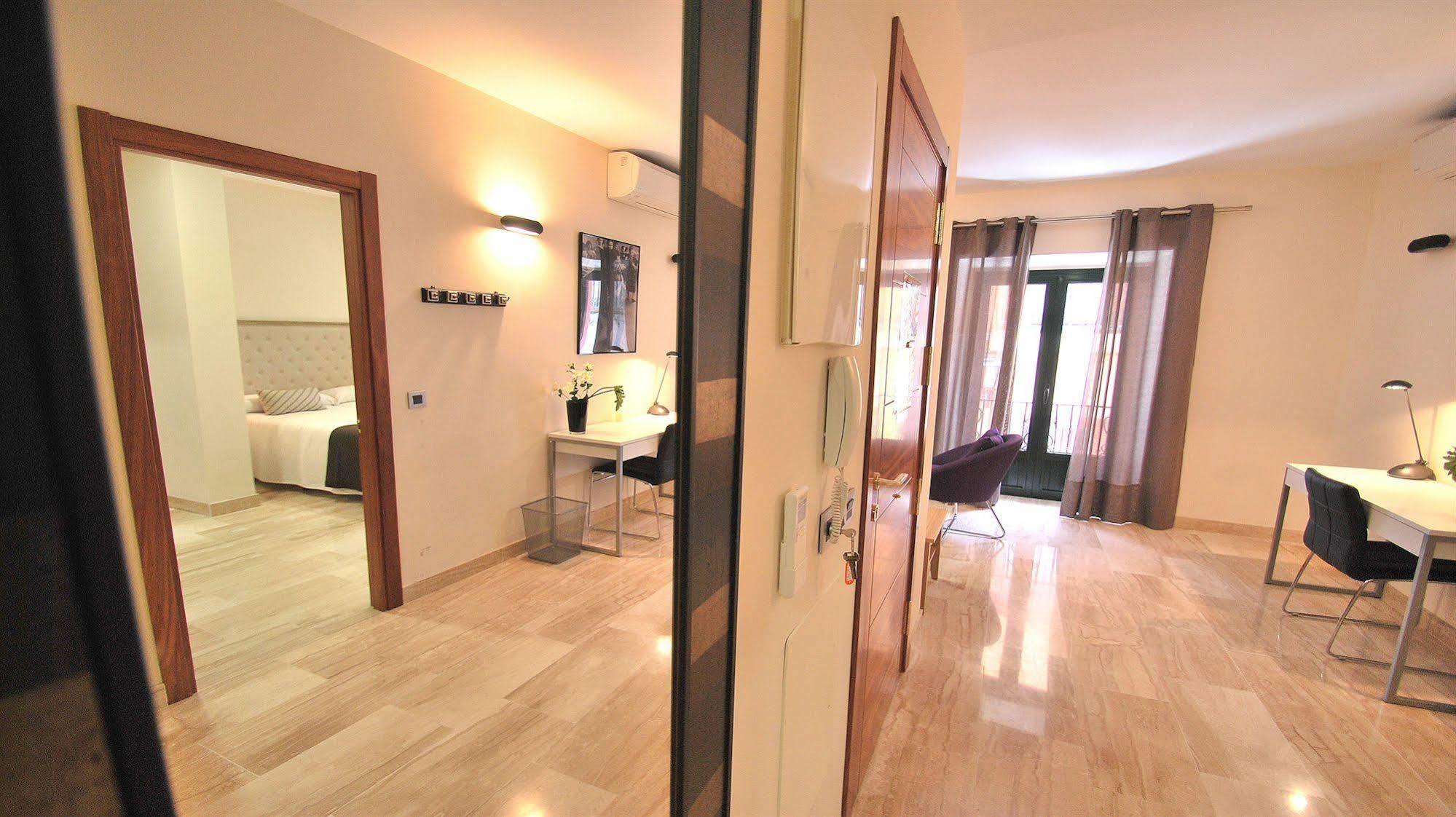 Living Centro Maestranza Appartement